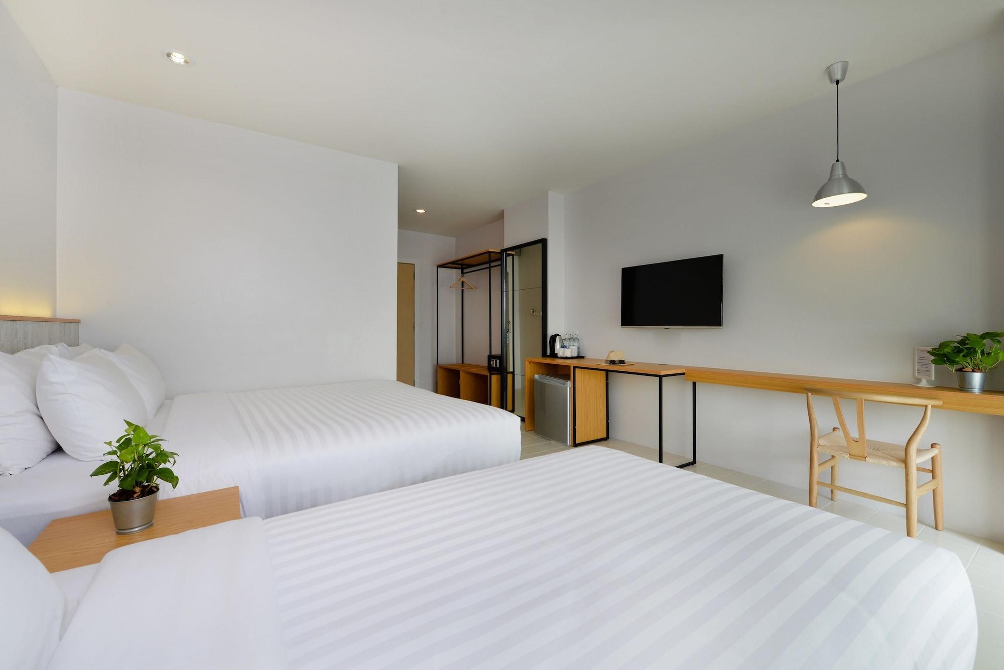 Ruenthip Pattaya Hotel Bagian luar foto