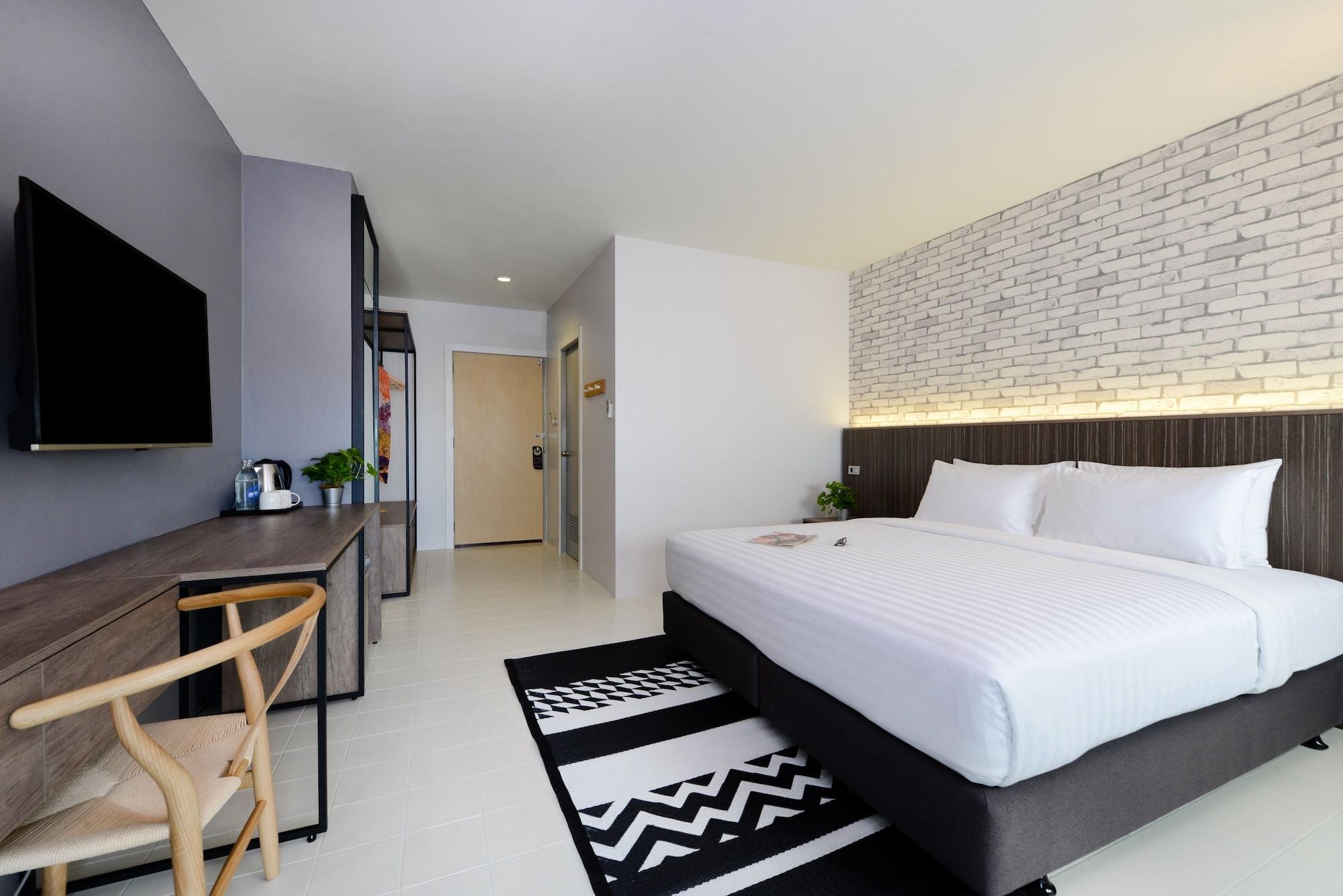 Ruenthip Pattaya Hotel Bagian luar foto