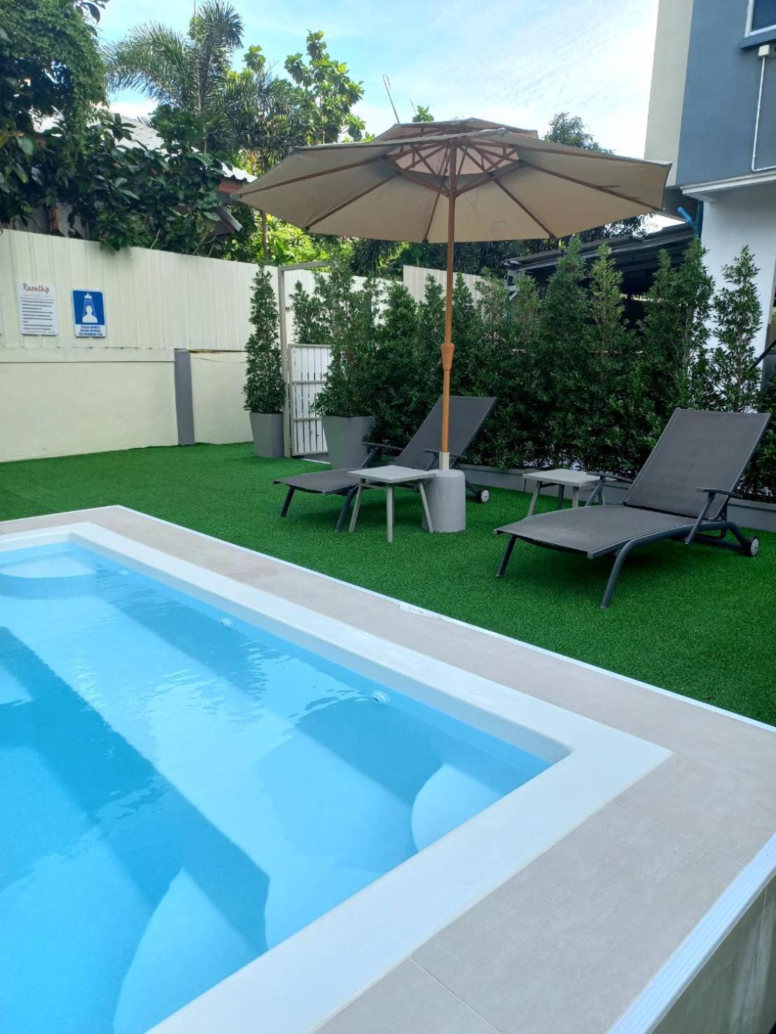 Ruenthip Pattaya Hotel Bagian luar foto