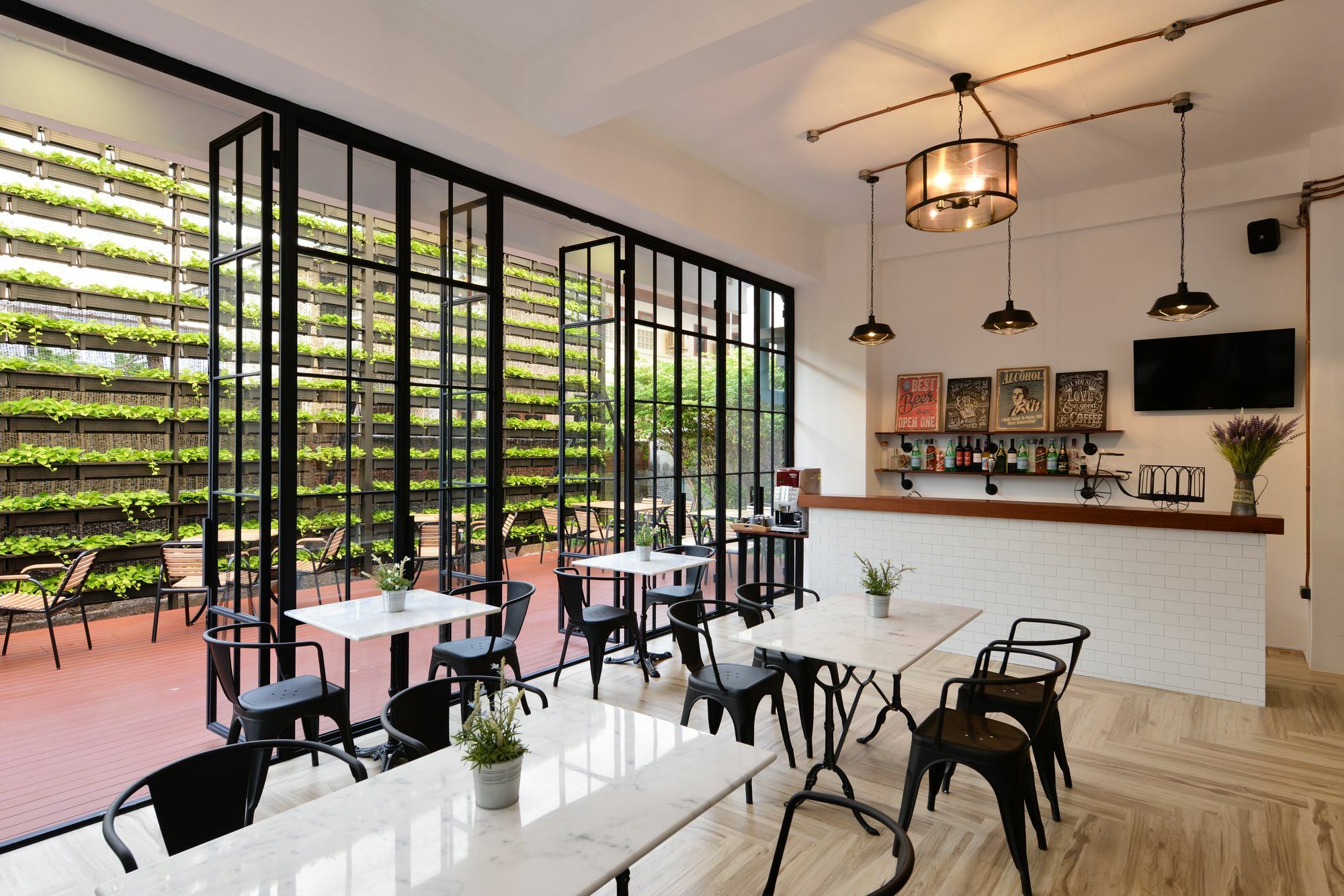 Ruenthip Pattaya Hotel Bagian luar foto