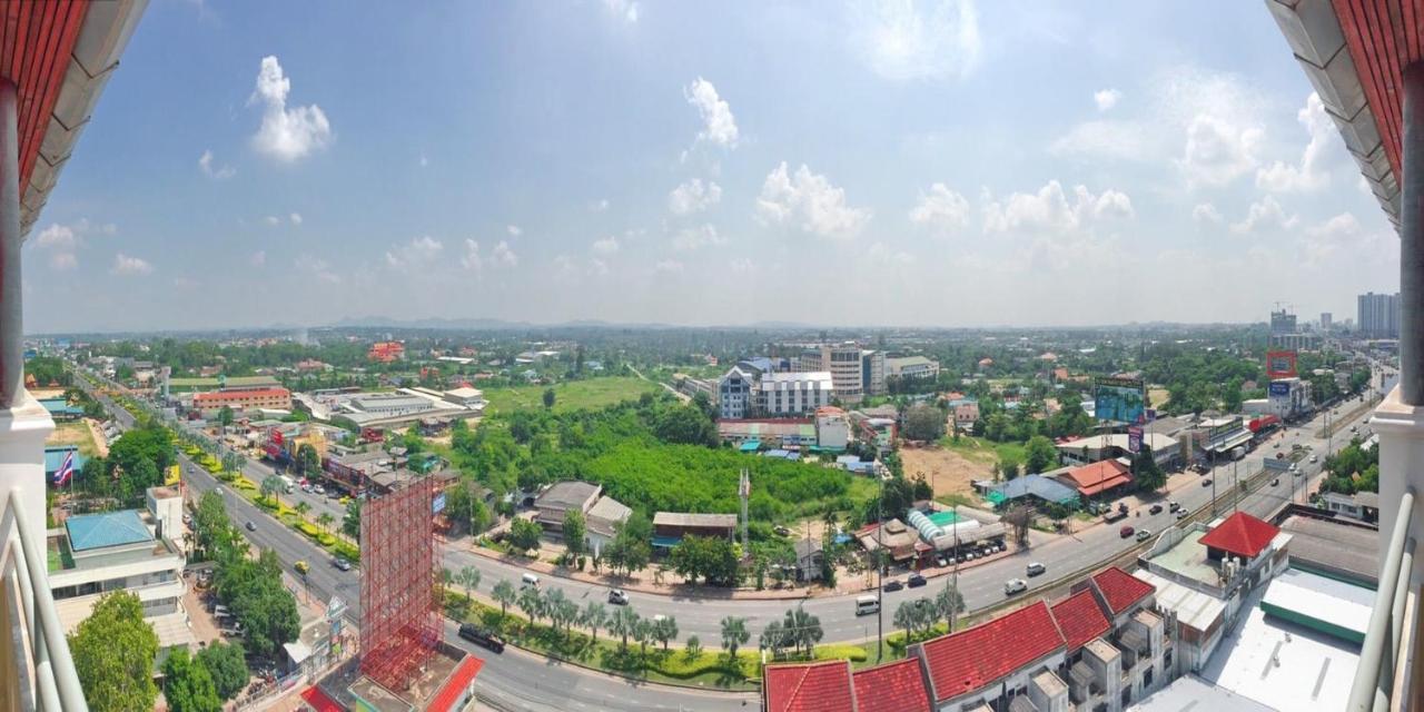 Ruenthip Pattaya Hotel Bagian luar foto