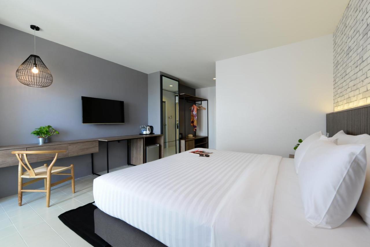 Ruenthip Pattaya Hotel Bagian luar foto